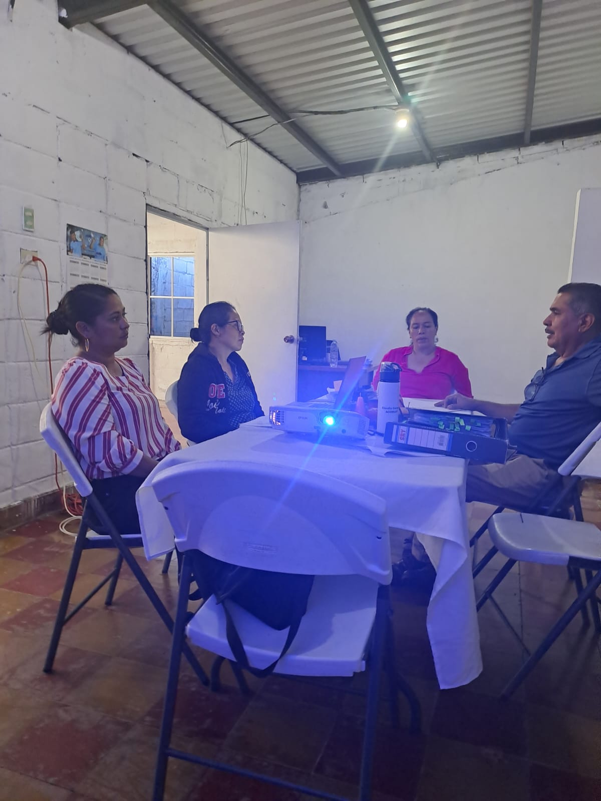 Equipo de Acomudt reunido con el Asesor 