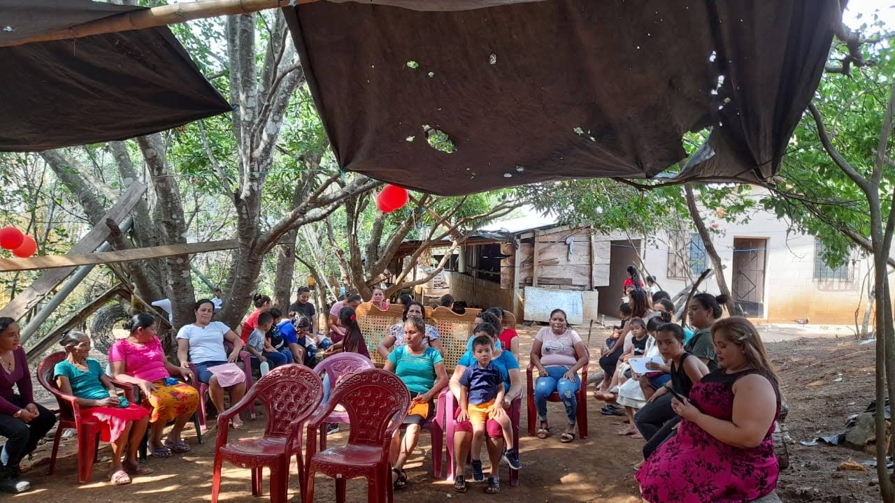 Acomudt acompañó a las mujeres de los Lanitos en la celebración del Día de las madres 