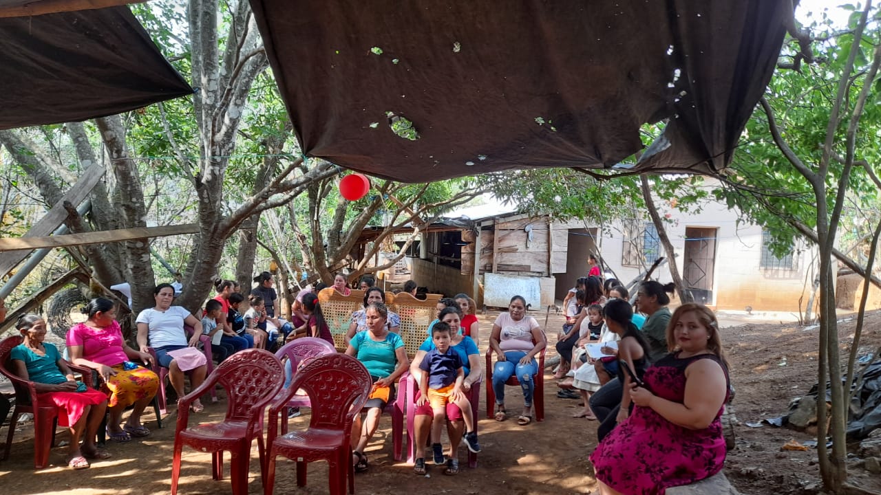 Acomudt acompañó a las mujeres de los Lanitos en la celebración del Día de las madres 