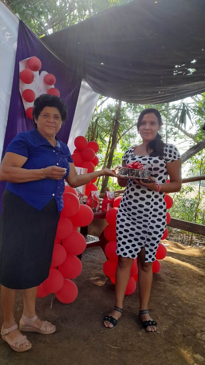 Acomudt acompañó a las mujeres de los Lanitos en la celebración del Día de las madres 