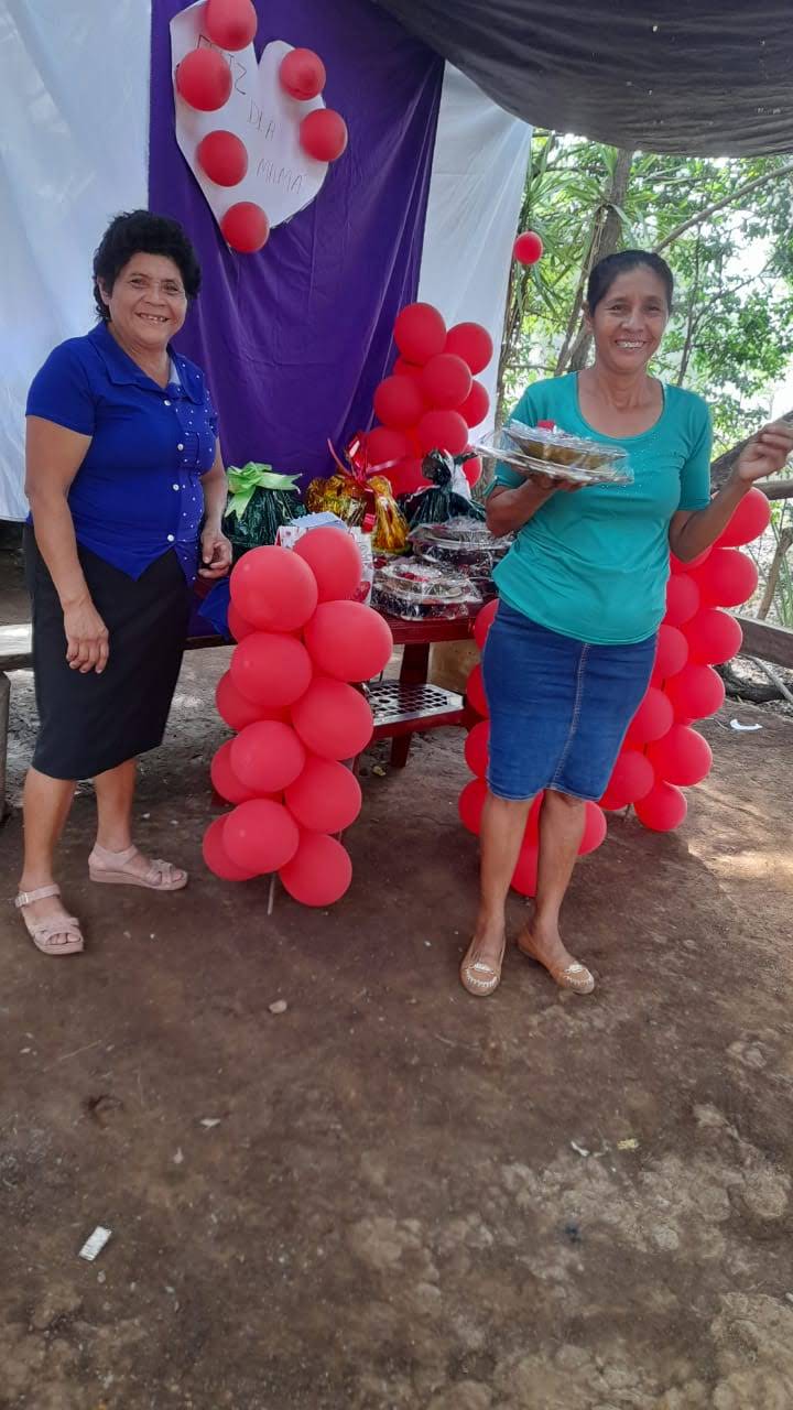Acomudt acompañó a las mujeres de los Lanitos en la celebración del Día de las madres 