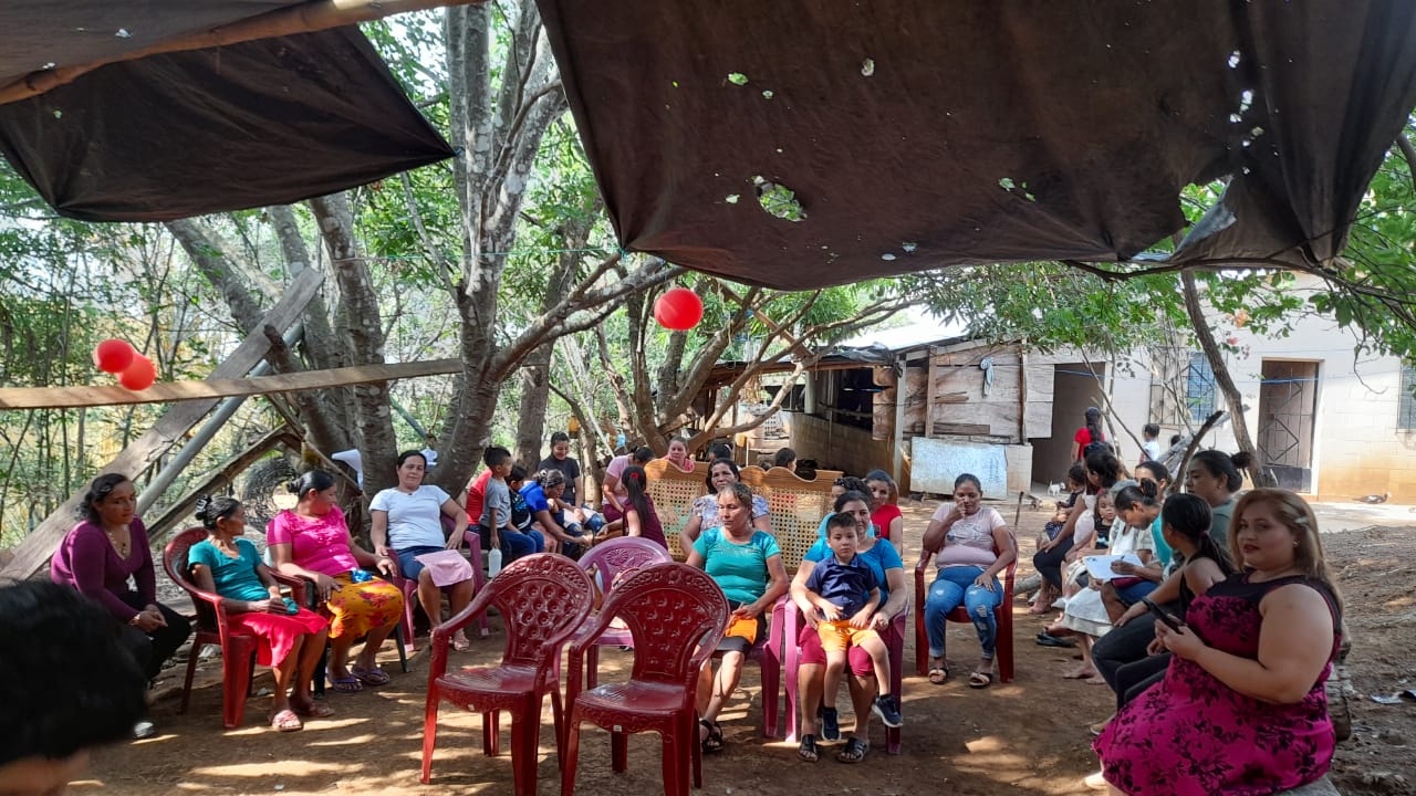 Acomudt acompañó a las mujeres de los Lanitos en la celebración del Día de las madres 